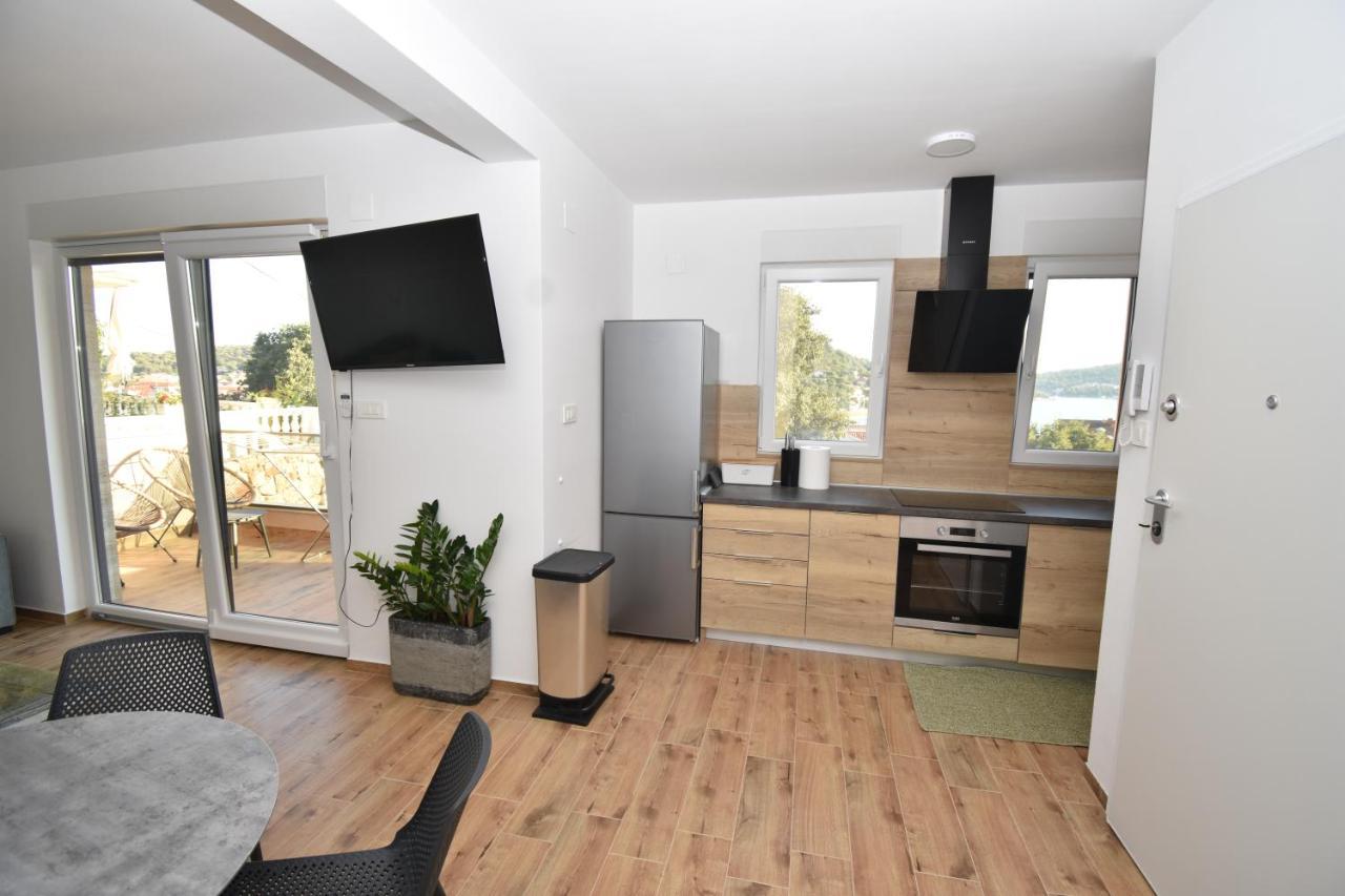 Apartman Bela Tisno Exterior photo