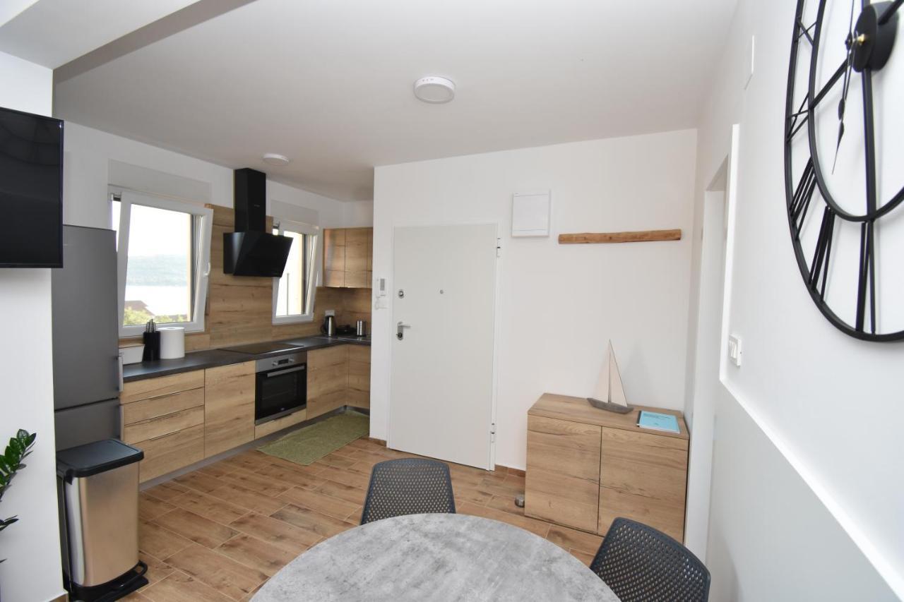 Apartman Bela Tisno Exterior photo