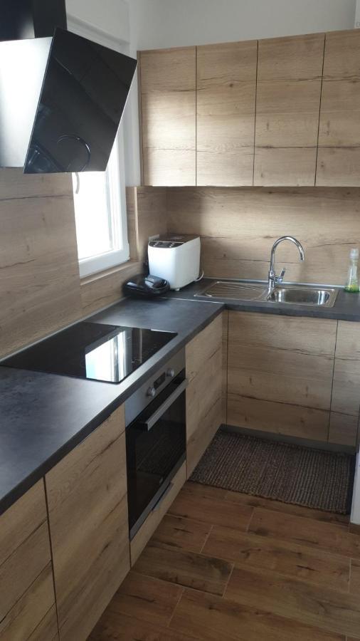 Apartman Bela Tisno Exterior photo